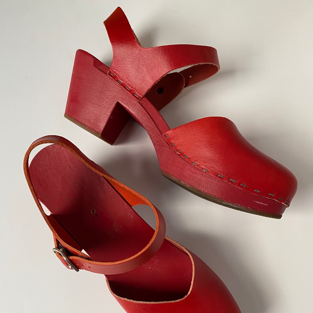 Swedish Beens /Hasbeens - gorgeous red wooden platform, red leather top. Sz 40